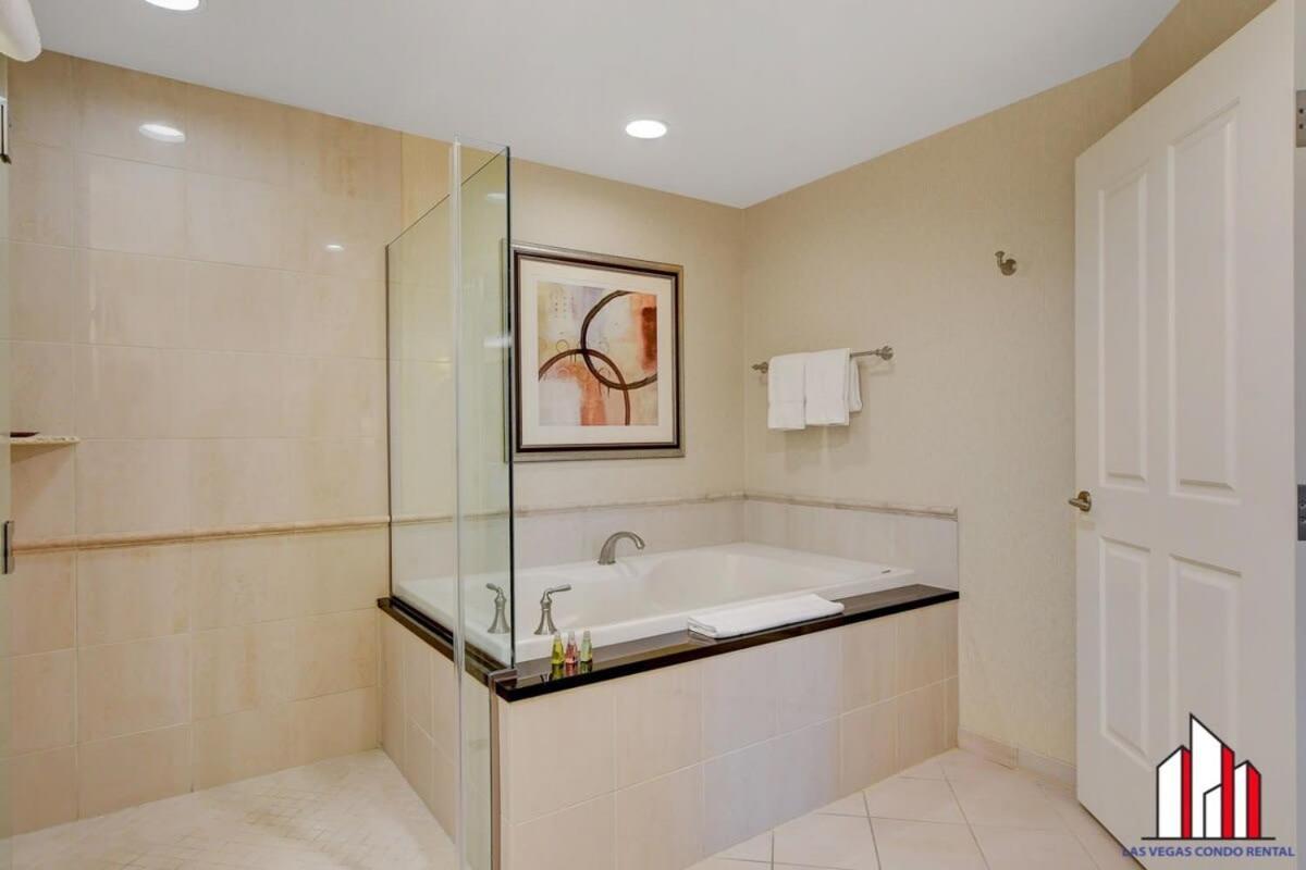 Mgm Signature-18-703 Strip View Jacuzzi Studio لاس فيغاس المظهر الخارجي الصورة